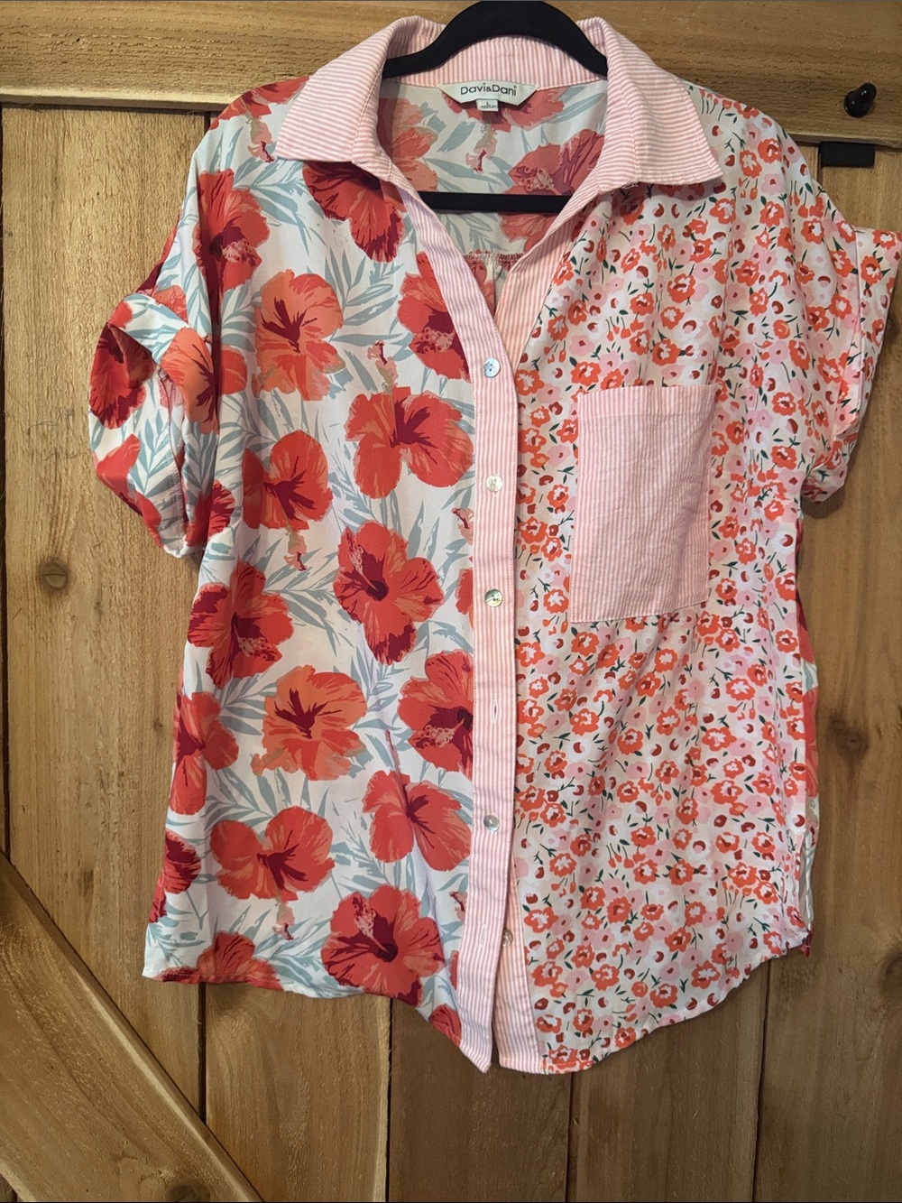 Women’s floral Button-Up Top